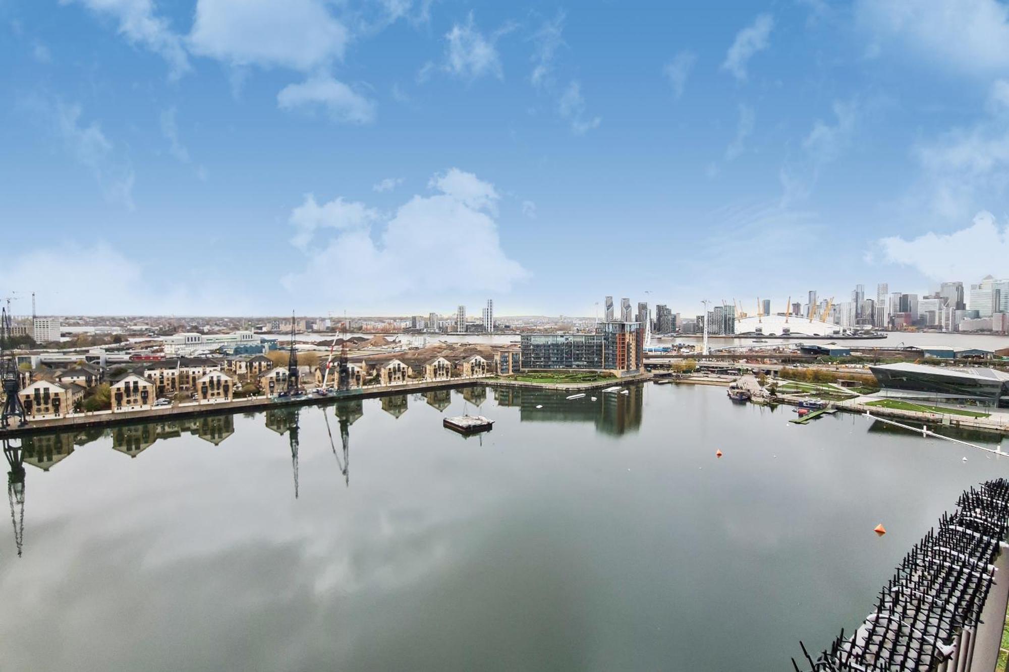Deluxe Two Bed Apartment With River & City View Лондон Екстериор снимка