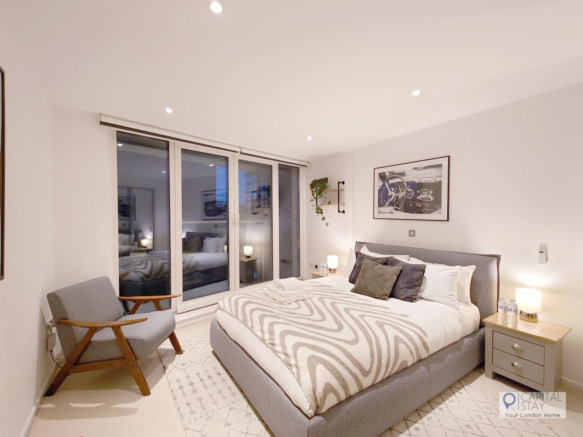 Deluxe Two Bed Apartment With River & City View Лондон Екстериор снимка